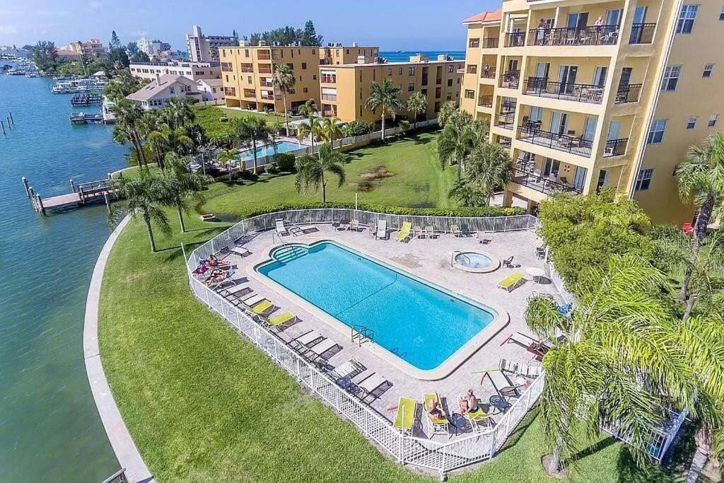 Treasure Island Beach Retreat セント・ピート・ビーチ エクステリア 写真
