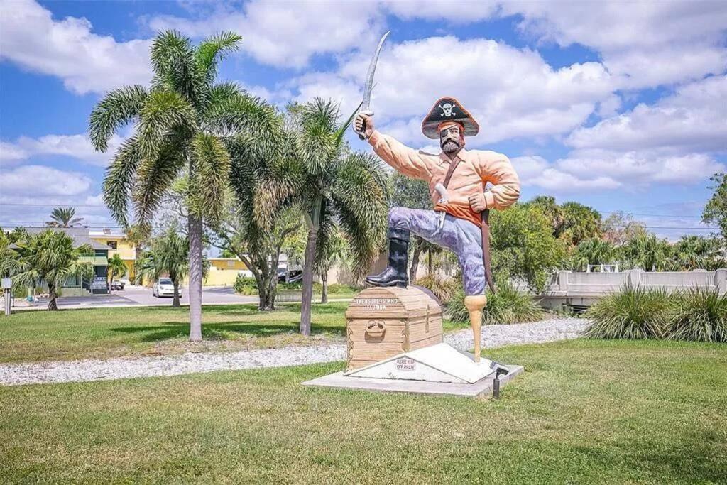 Treasure Island Beach Retreat セント・ピート・ビーチ エクステリア 写真