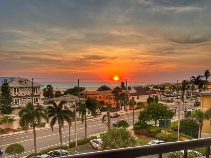 Treasure Island Beach Retreat セント・ピート・ビーチ エクステリア 写真